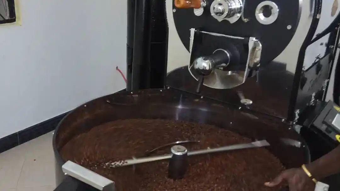 Coffee roasting machine